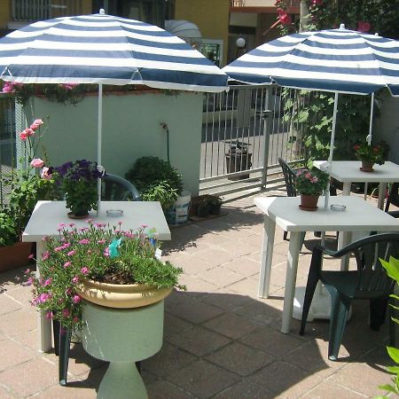 Sirenapop Concept B&B Rivazzurra Di Rimini Exteriör bild