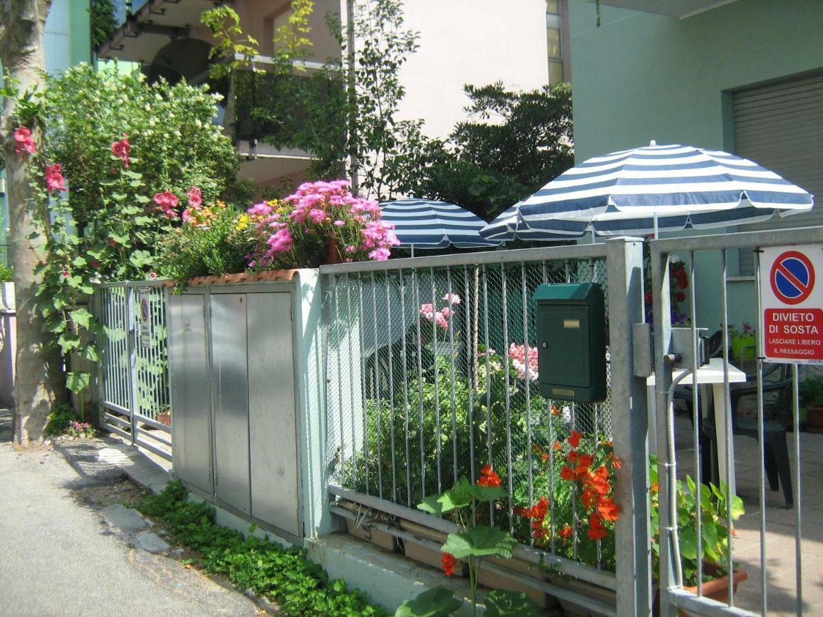 Sirenapop Concept B&B Rivazzurra Di Rimini Exteriör bild