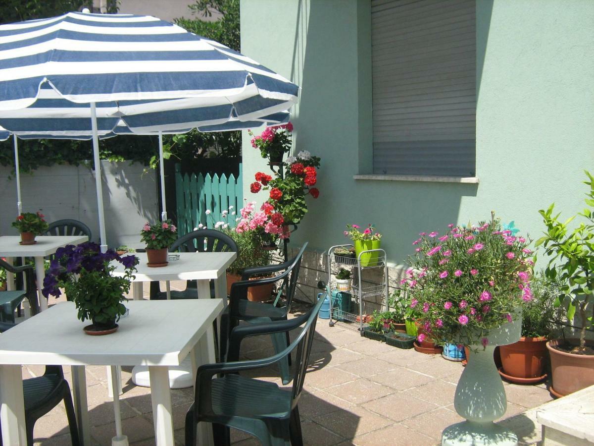 Sirenapop Concept B&B Rivazzurra Di Rimini Exteriör bild